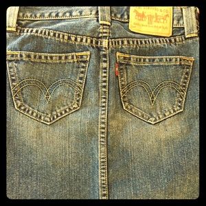 Levi’s knee length jean skirt